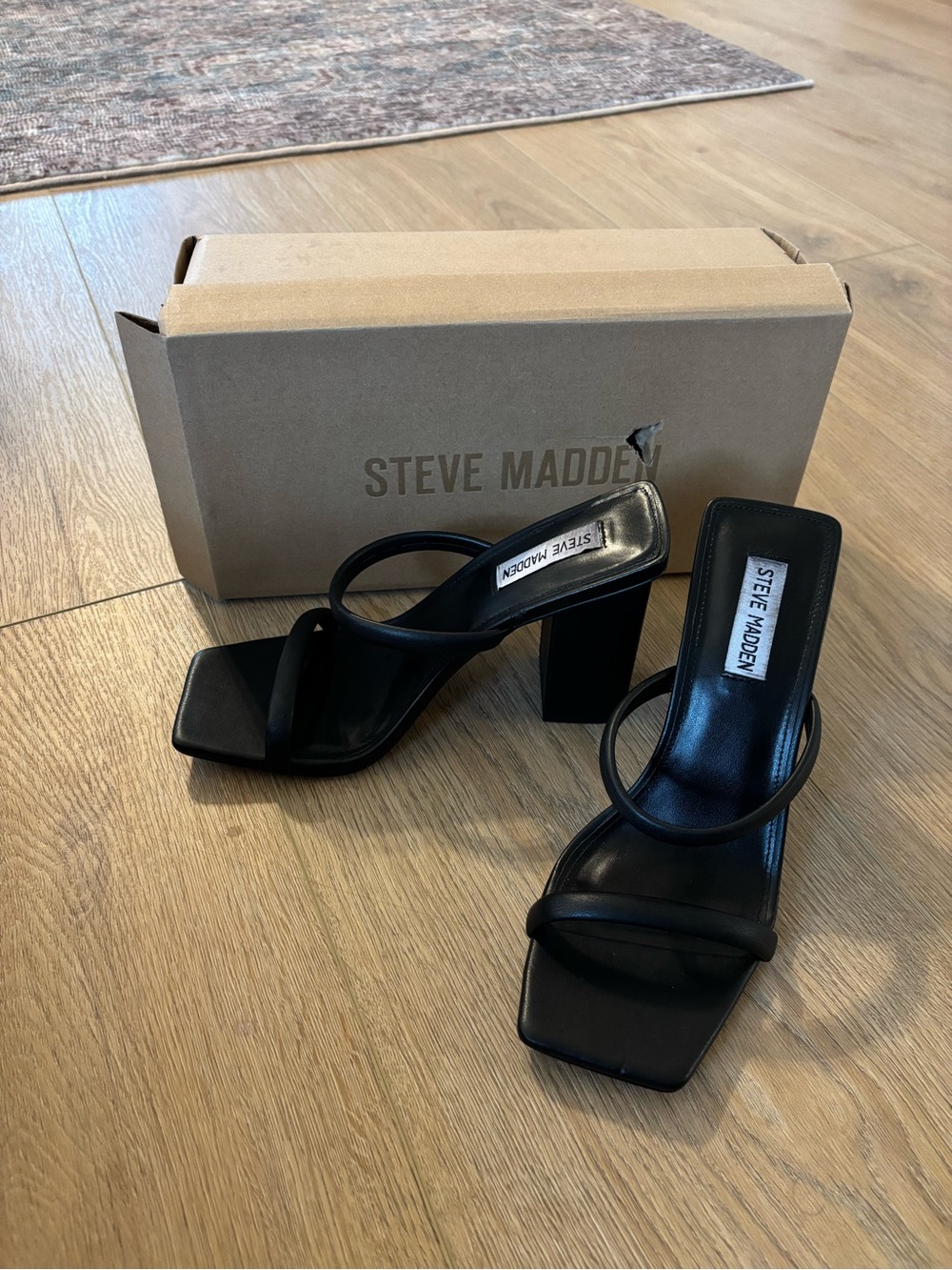 Steve Madden Blake Block Heel in Black size 9